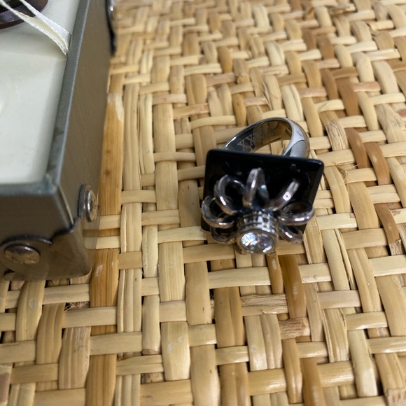 Staxx Ring size 7 with original box. - Picture 3 of 6